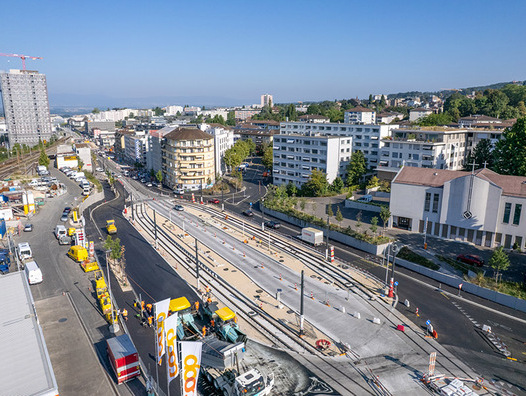 In Lausanne-Prilly verändert sich das Gesicht des Strassenbahnplatzes: Die umfangreichen Sommerbaumassnahmen im August waren Vorbote des künftigen multimodalen Verkehrsknotenpunkts. | © tramway-lausannois.ch In Lausanne-Prilly verändert sich das Gesicht des Strassenbahnplatzes: Die umfangreichen Sommerbaumassnahmen im August waren Vorbote des künftigen multimodalen Verkehrsknotenpunkts. | © tramway-lausannois.ch